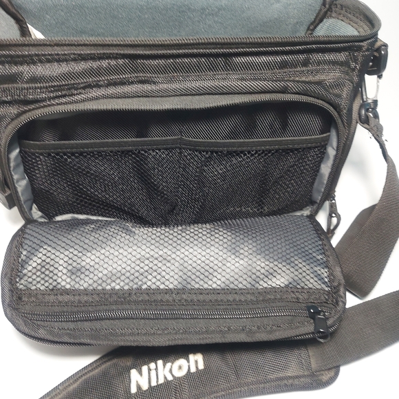 Nikon Compact Digital SLR Accessories Bag, Black Gray - Picture 5 of 14
